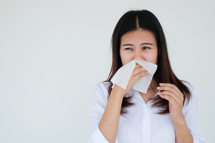 Bị ngứa tai, họng và sổ mũi là dấu hiệu bệnh gì?