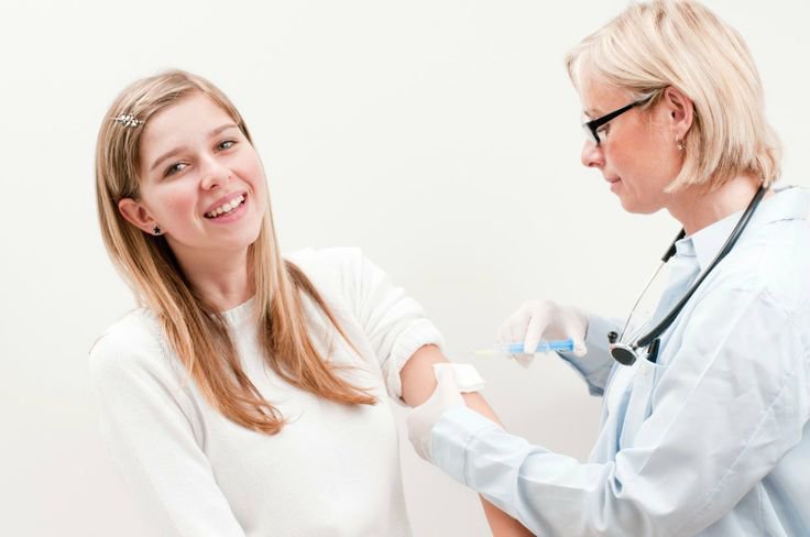 Đã điều trị mụn cóc thì tiêm ngừa HPV còn tác dụng?