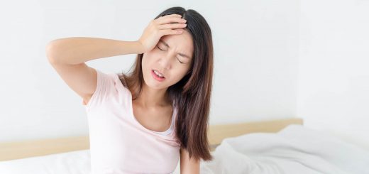 Bị đau trên đầu, lâu lâu bị giật có nguy hiểm không?