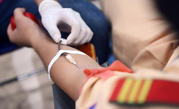 Người bị bệnh Basedow cường giáp đang điều trị có được hiến máu?