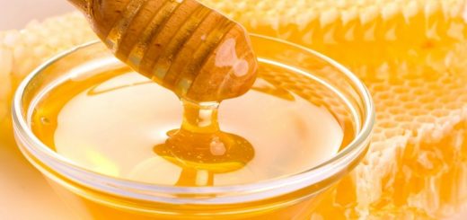 Top 3 cách trị mụn với mật ong cực nhanh