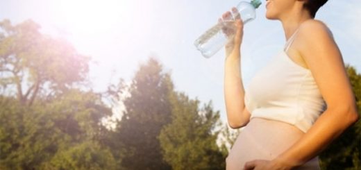 Bà bầu ít nước ối có nguy hiểm không?